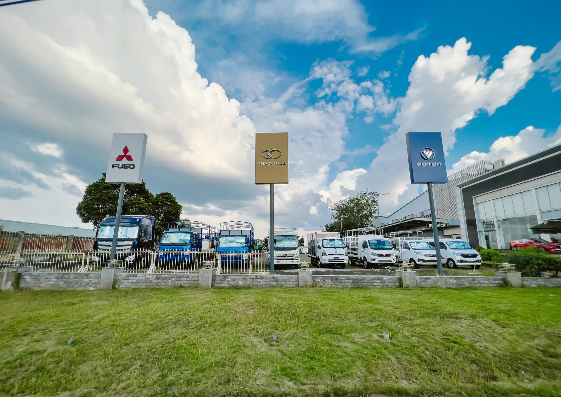 KHU TRƯNG BÀY TẢI BUS ĐỒNG XOÀI